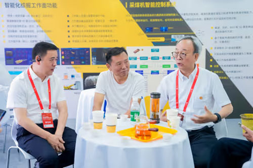 实力彰显！上海ag旗舰厅集团参展贵州国际能源产业博览交易会取得圆满成功(图4)