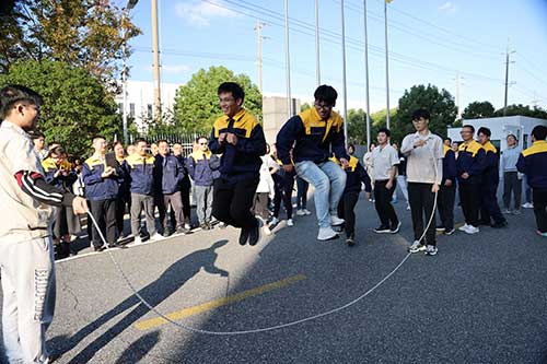 秋韵飞扬 活力绽放 | 上海ag旗舰厅集团秋季运动会取得圆满成功(图6)